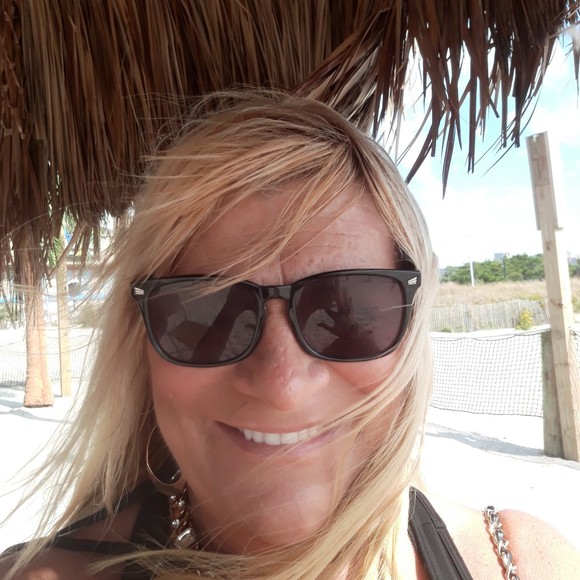 Meet your Posher, Posh - Picture 1 of 1